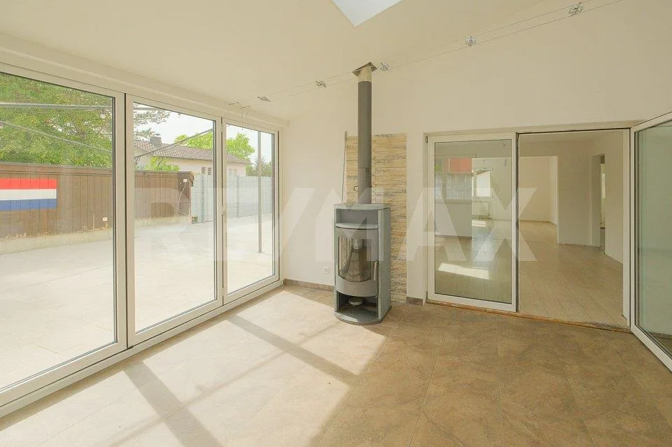 Una casa piena di possibilità in una zona residenziale popolare – foto 2 di 13