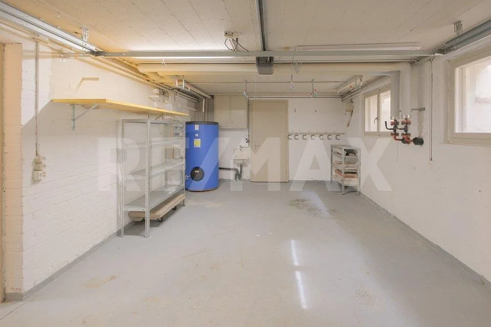 Una casa piena di possibilità in una zona residenziale popolare – foto 11 di 13