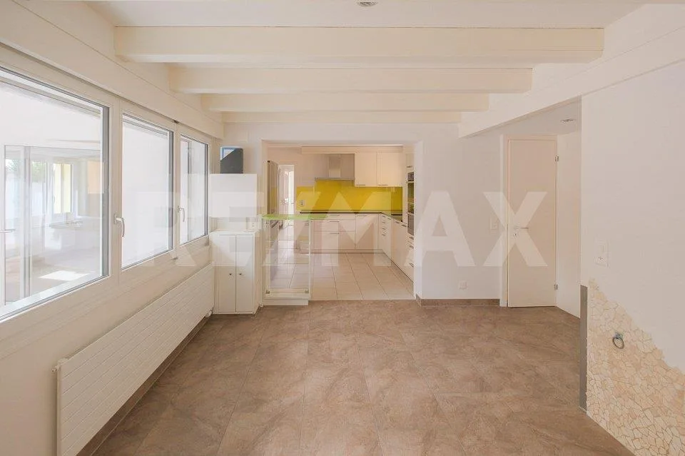 Una casa piena di possibilità in una zona residenziale popolare – foto 5 di 13