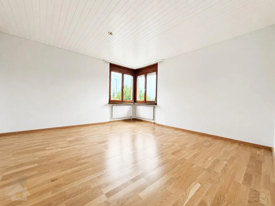 Freistehendes Einfamilienhaus in Seenähe mit grossem Garten – Foto 7 von 16