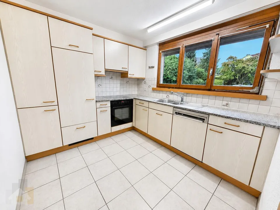 Freistehendes Einfamilienhaus in Seenähe mit grossem Garten – Foto 11 von 16