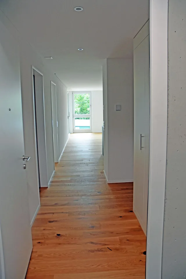 Moderne 2.5-Zimmerwohnung mit Loggia und Gartensitzplatz