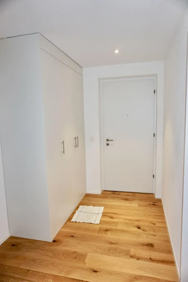 Moderne 2.5-Zimmerwohnung mit Loggia und Gartensitzplatz