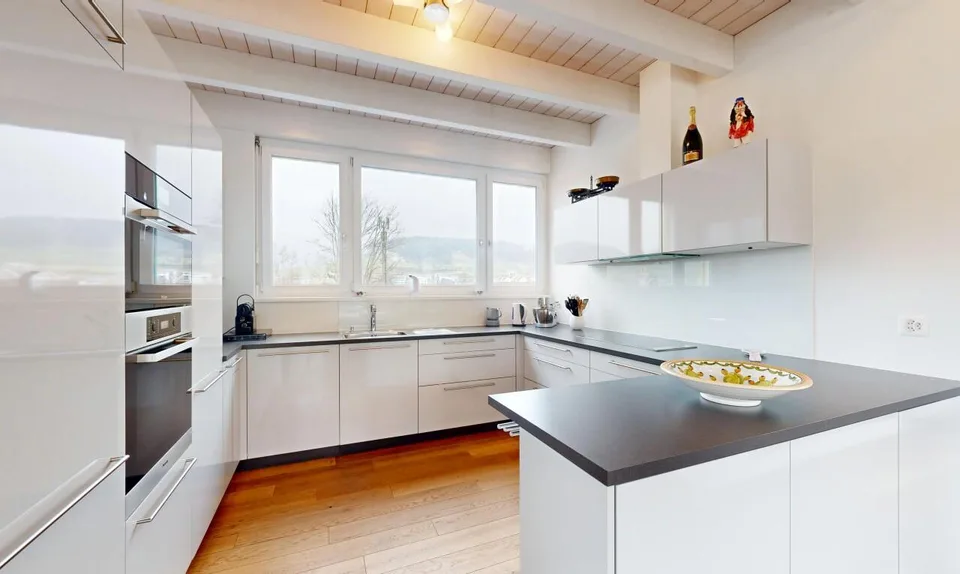 Einfamilienhaus mit vermieteter Werkhalle, PV-Anlage und Potenzial – Foto 7 von 13