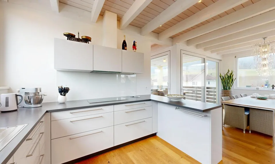 Einfamilienhaus mit vermieteter Werkhalle, PV-Anlage und Potenzial – Foto 8 von 13