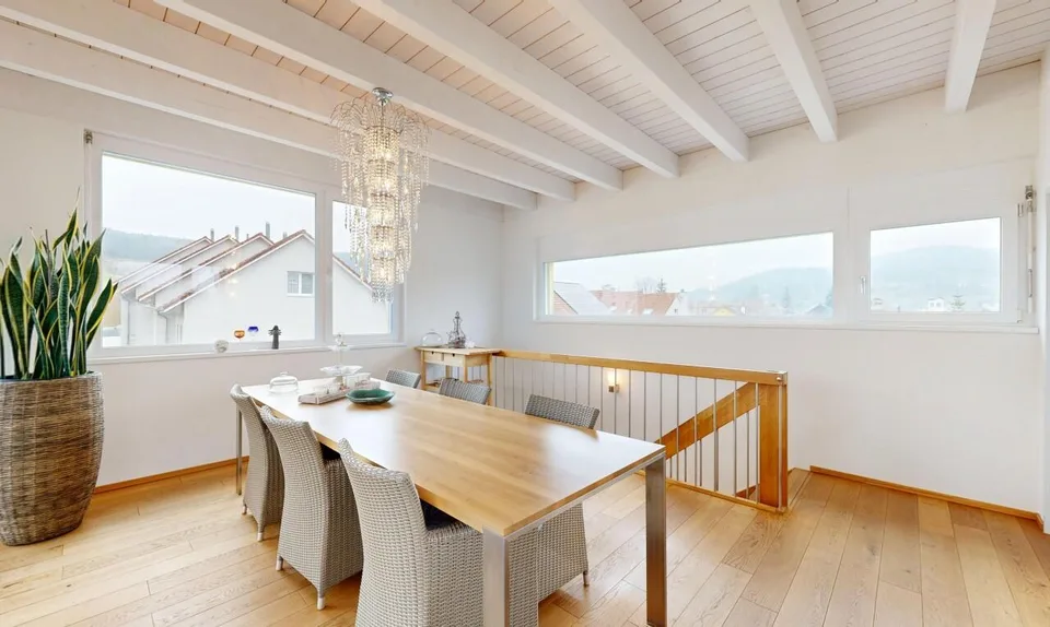 Einfamilienhaus mit vermieteter Werkhalle, PV-Anlage und Potenzial – Foto 9 von 13