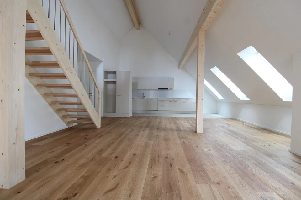 Exklusive 4.5 Zimmer-Dachwohnung mit offener Galerie und gross