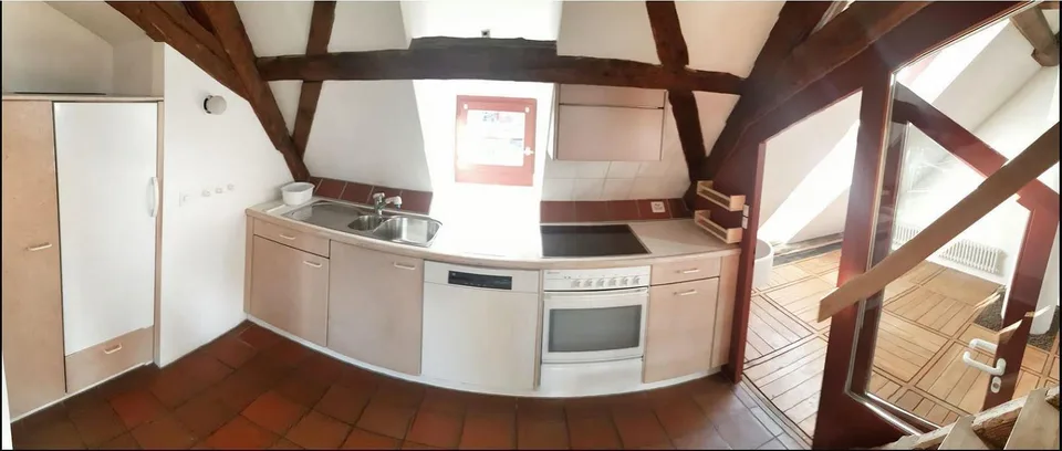 direkt am Rhein 4-Zimmer-Dachwohnung Fischerhaus 15. Jh