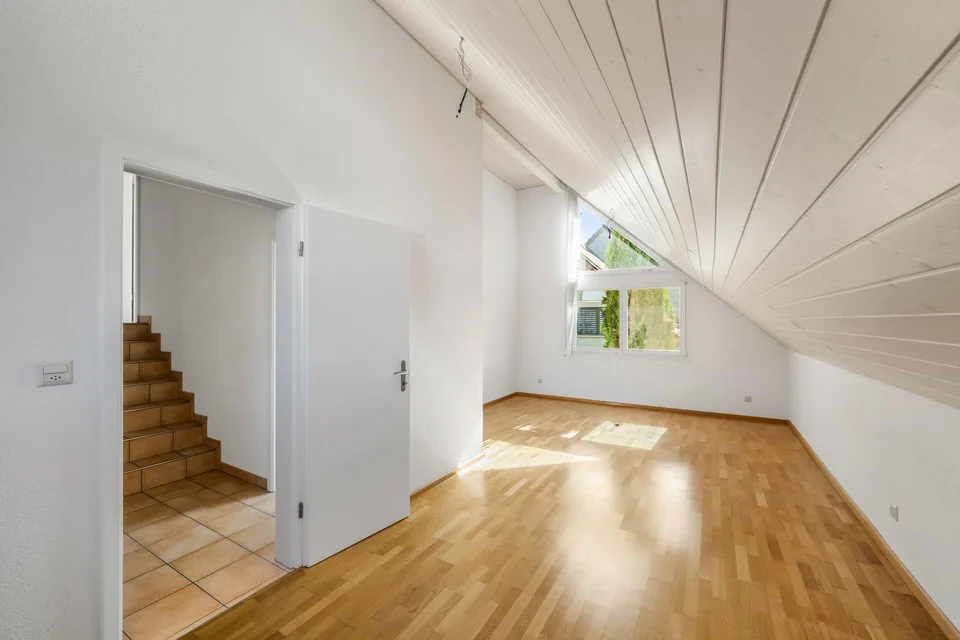 Ruhig gelegen, weit oben: Einfamilienhaus mit Panoramablick – Foto 8 von 15