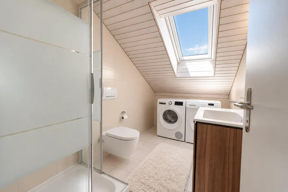 Helle Dachwohnung mit Seesicht – photo 4 of 13