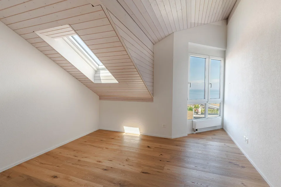 Helle Dachwohnung mit Seesicht – photo 9 of 13