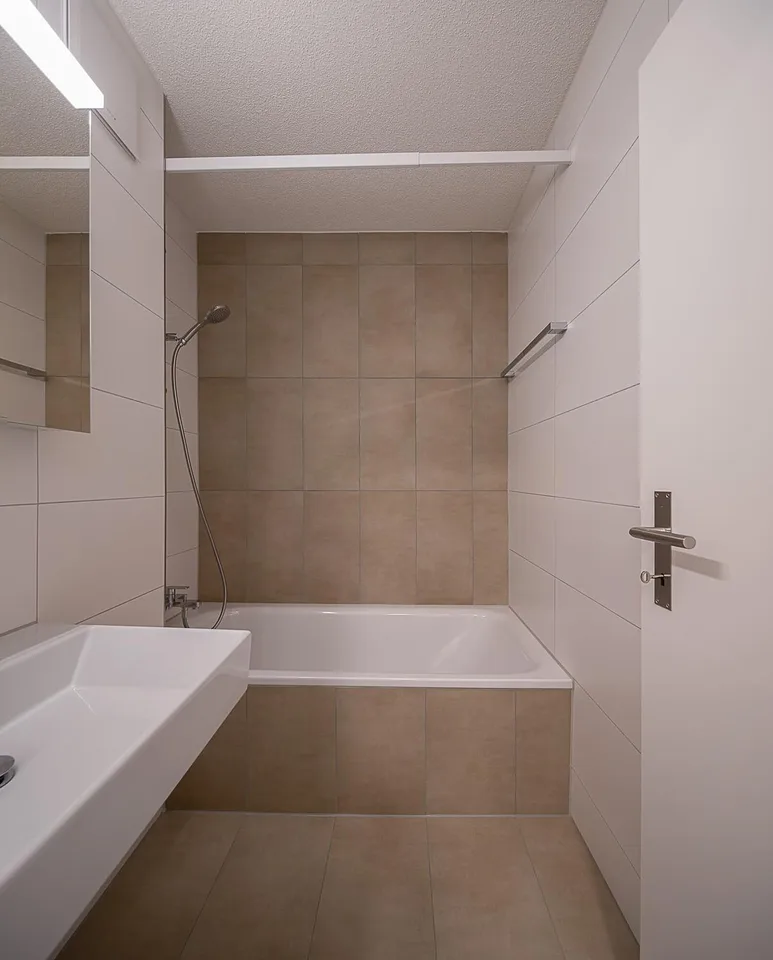 Sanierte 3.5-Zimmerwohnung am Loryplatz zu vermieten! – photo 10 sur 12
