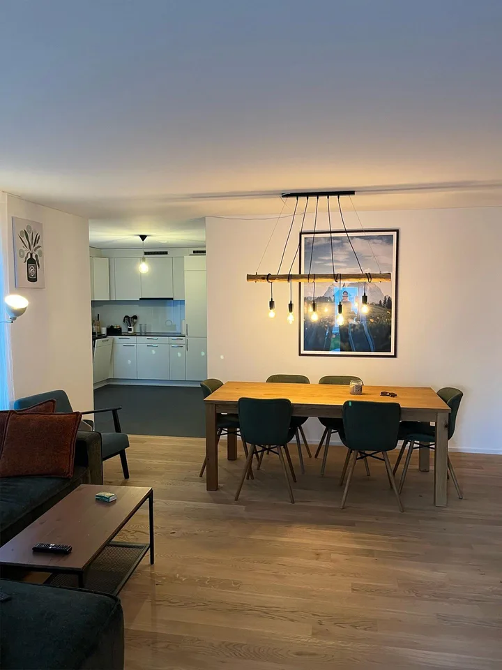 Moderne 2.5-Zimmer-Neubaugartenwohnung im Herzen von Wettingen