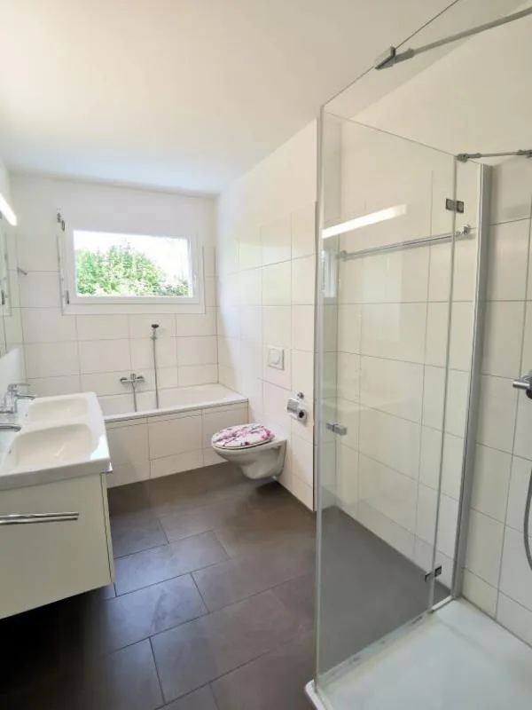 Moderne Wohnung an ruhiger Lage