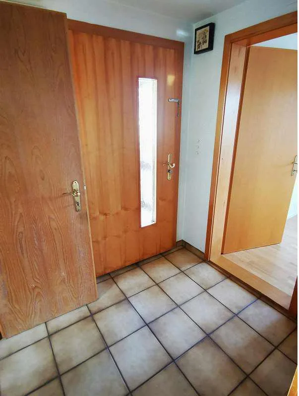 Nachmieter gesucht: 4-Zimmer-Einfamilienhaus mit Garten und Garage