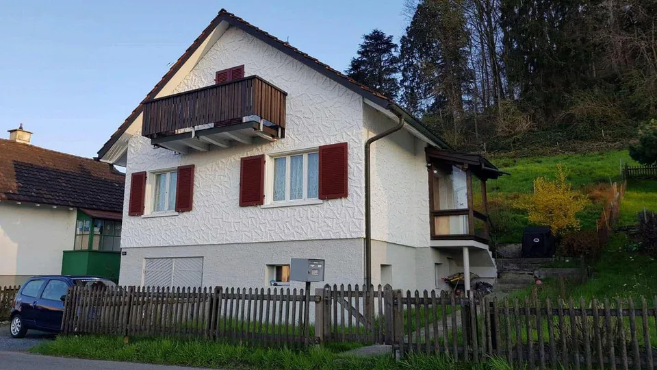 Nachmieter gesucht: 4-Zimmer-Einfamilienhaus mit Garten und Garage