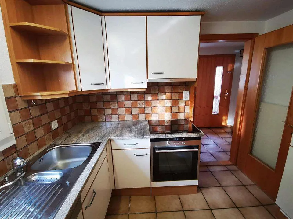 Nachmieter gesucht: 4-Zimmer-Einfamilienhaus mit Garten und Garage
