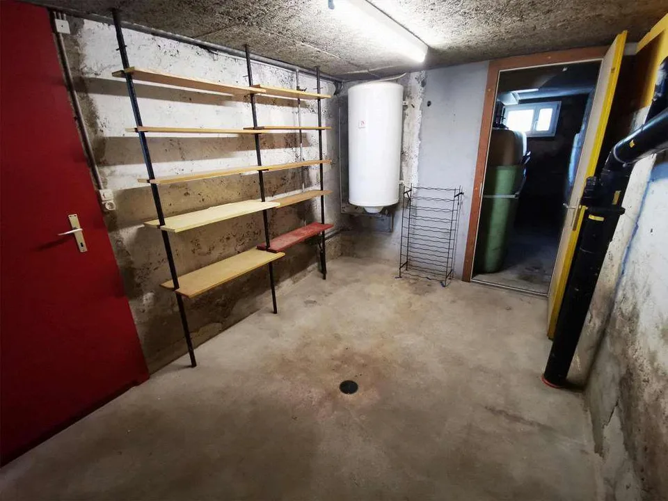 Nachmieter gesucht: 4-Zimmer-Einfamilienhaus mit Garten und Garage