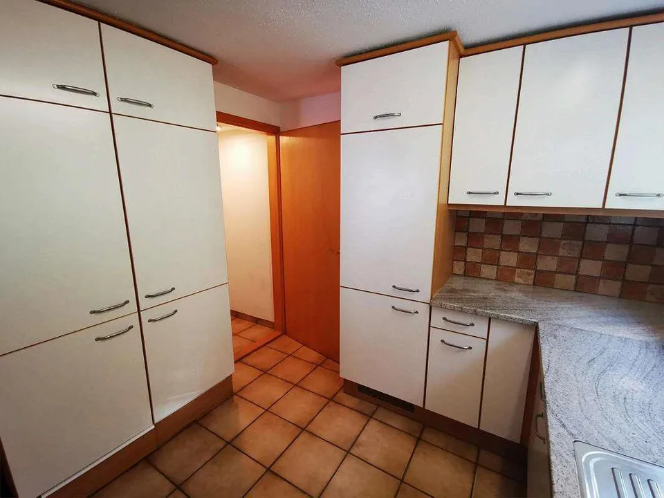 Nachmieter gesucht: 4-Zimmer-Einfamilienhaus mit Garten und Garage