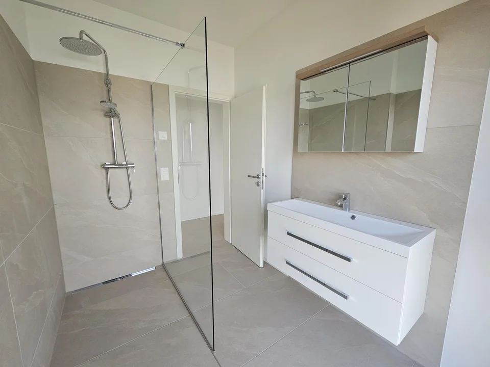 Exklusives, modernes Wohnen mit Seeblick, Erstvermietung, Hausteil