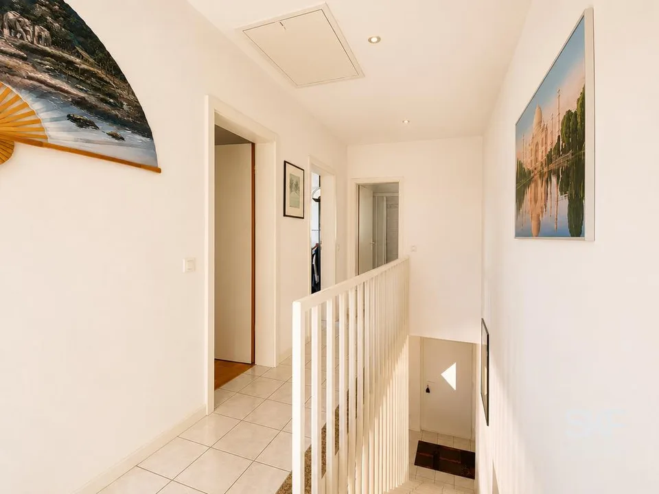 VACALLO - HELLLE LUXURIÖSE IMMOBILIE MIT PRIVATGARTEN ZUM VERKAUF – Foto 7 von 20