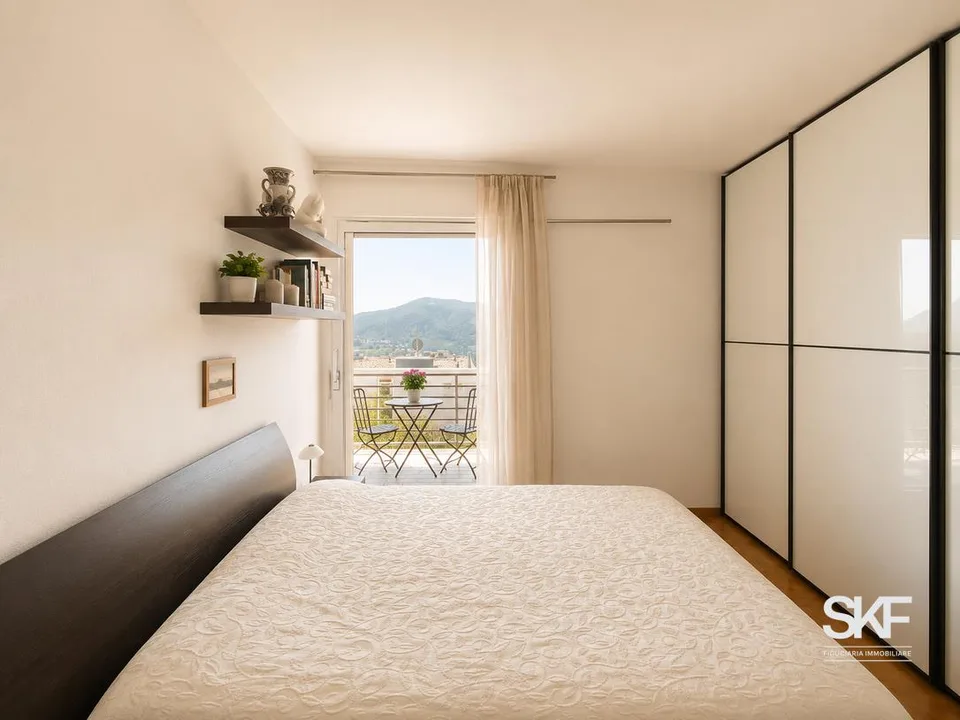 VACALLO - HELLLE LUXURIÖSE IMMOBILIE MIT PRIVATGARTEN ZUM VERKAUF – Foto 8 von 20