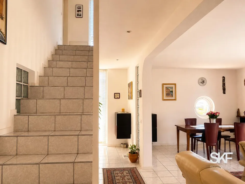 VACALLO - HELLLE LUXURIÖSE IMMOBILIE MIT PRIVATGARTEN ZUM VERKAUF – Foto 6 von 20