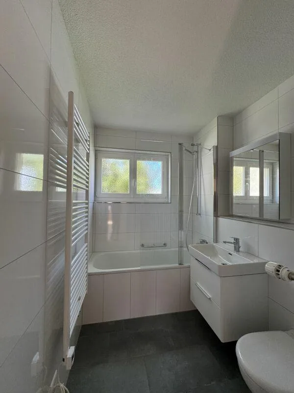 Charmante 4.5-Zimmer-Wohnung im 1. OG. – foto 6 di 9