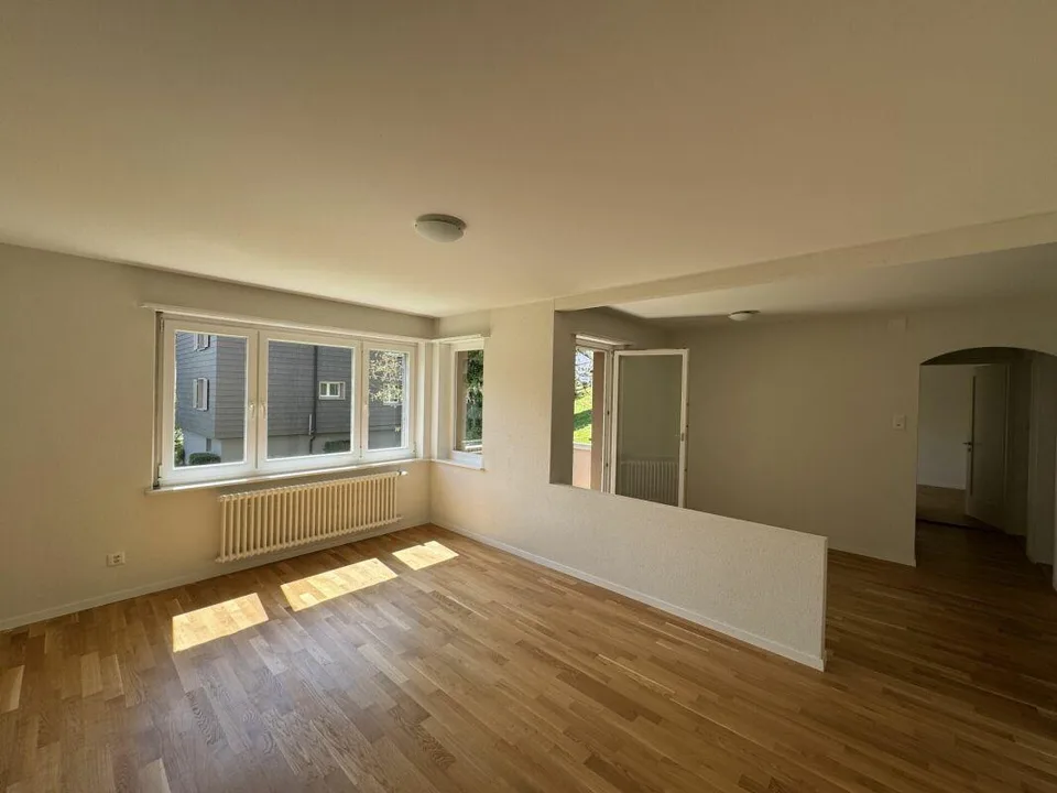 Charmante 4.5-Zimmer-Wohnung im EG – Foto 2 von 8