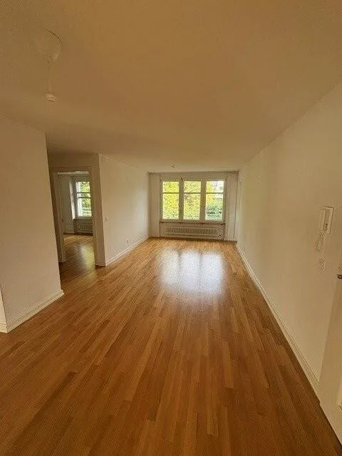 Helle 4-Zimmerwohnung im 2. OG mit Balkon – Foto 9 von 12