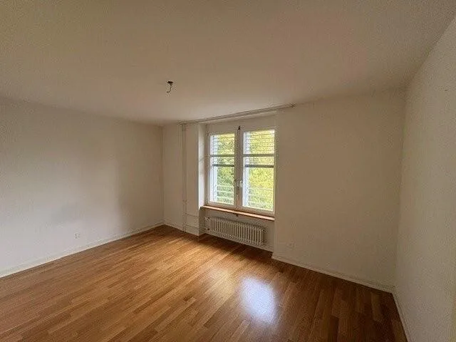 Helle 4-Zimmerwohnung im 2. OG mit Balkon – Foto 6 von 12