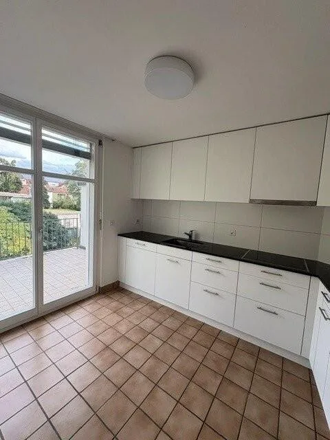 Helle 4-Zimmerwohnung im 2. OG mit Balkon – Foto 3 von 12