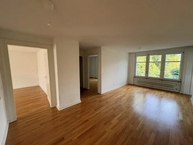 Helle 4-Zimmerwohnung im 2. OG mit Balkon – Foto 8 von 12