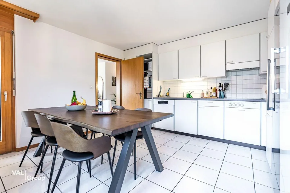 Una casa con pace, sole e panorama di montagna