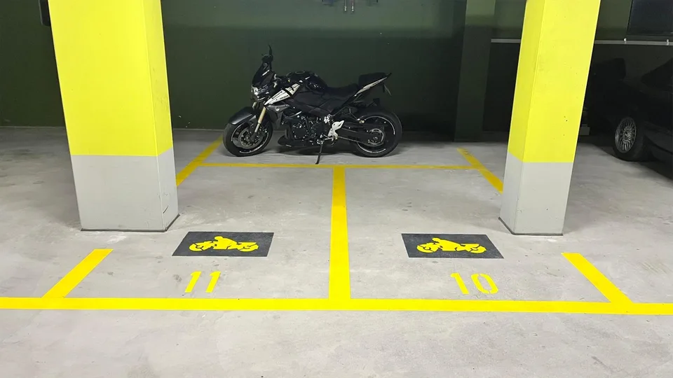 Posto auto per motocicletta in magazzino da affittare – foto 2 di 2