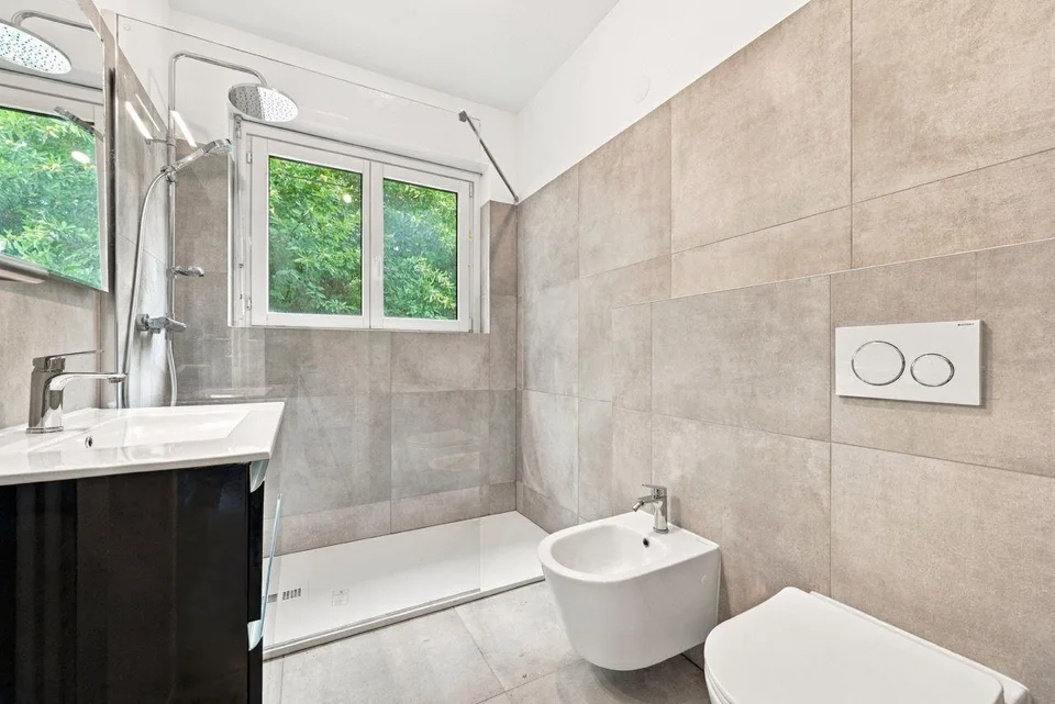 Appartamento ristrutturato in residenza con piscina – foto 11 di 12