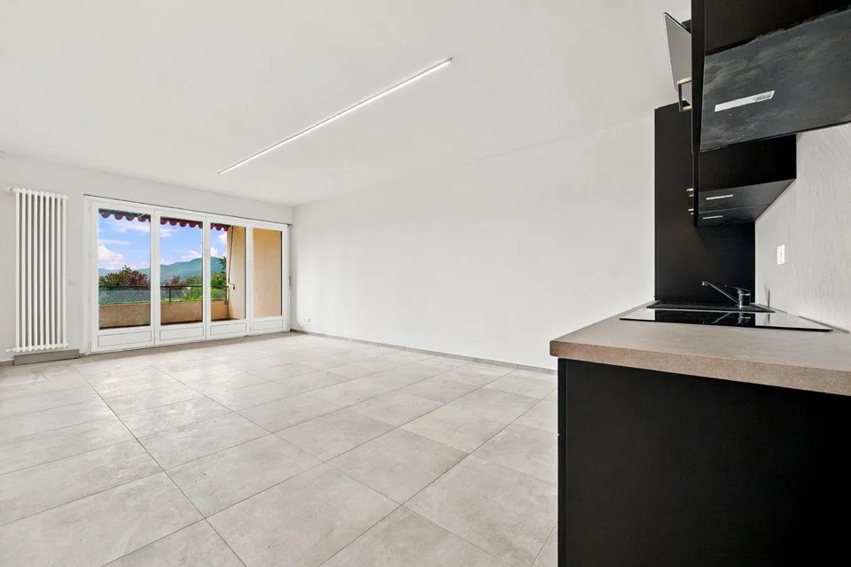 Appartamento ristrutturato in residenza con piscina – foto 6 di 12