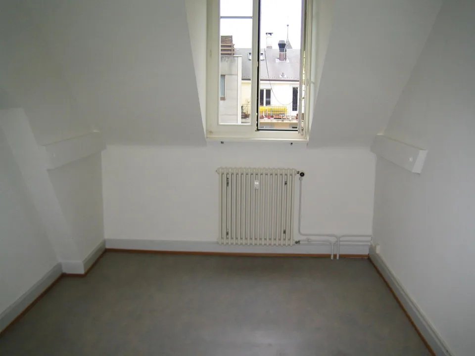 originelle Dachwohnung mit Galerie – Foto 7 von 10