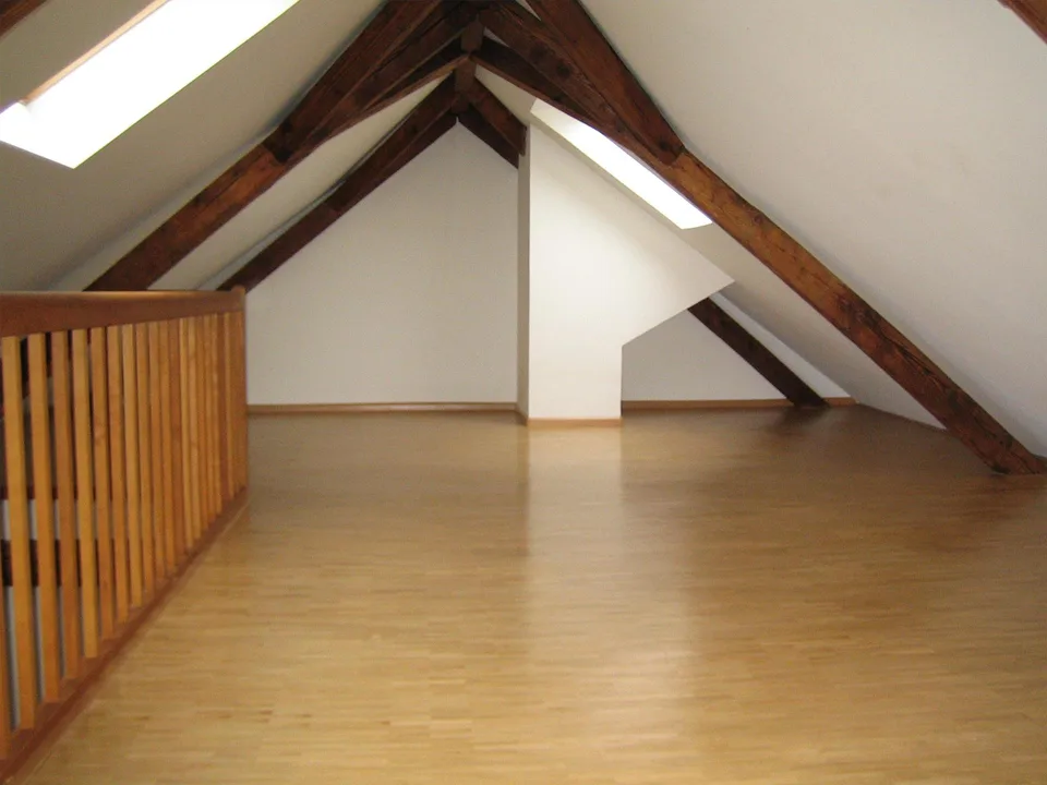 originelle Dachwohnung mit Galerie – Foto 4 von 10