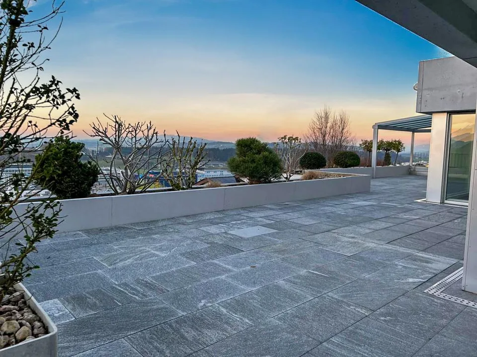 5.5-Zimmer Terrassenhaus mit traumhafter Panorama-Aussicht – photo 3 sur 10