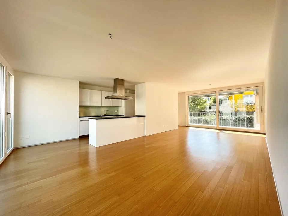 Sehr moderne und hochwertige Wohnung an zentraler und ruhiger Lage