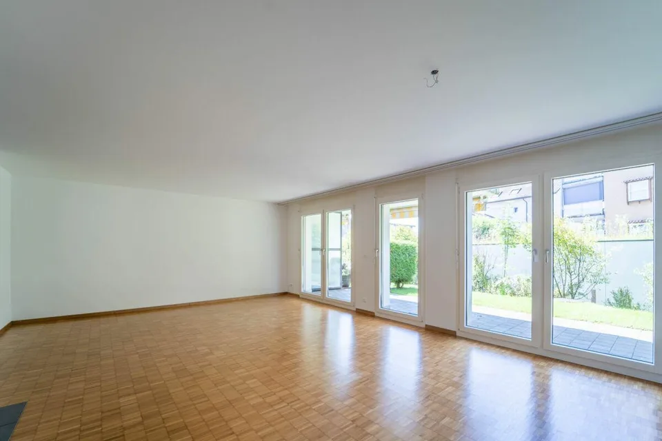 Grosszügige 3.5-Zimmer-Gartenwohnung mit modernem Wohnkomfort