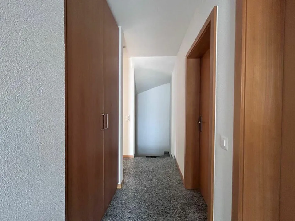 BELLISSIMA CASA UNIFAMILIARE CON GIARDINO E 4 POSTI AUTO