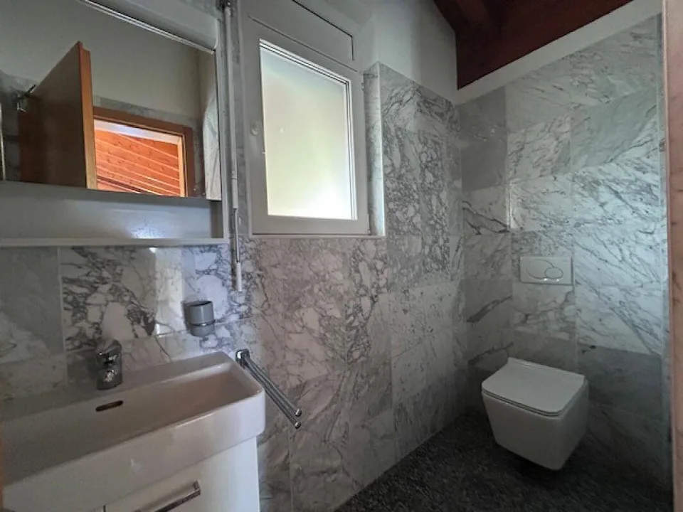 BELLISSIMA CASA UNIFAMILIARE CON GIARDINO E 4 POSTI AUTO