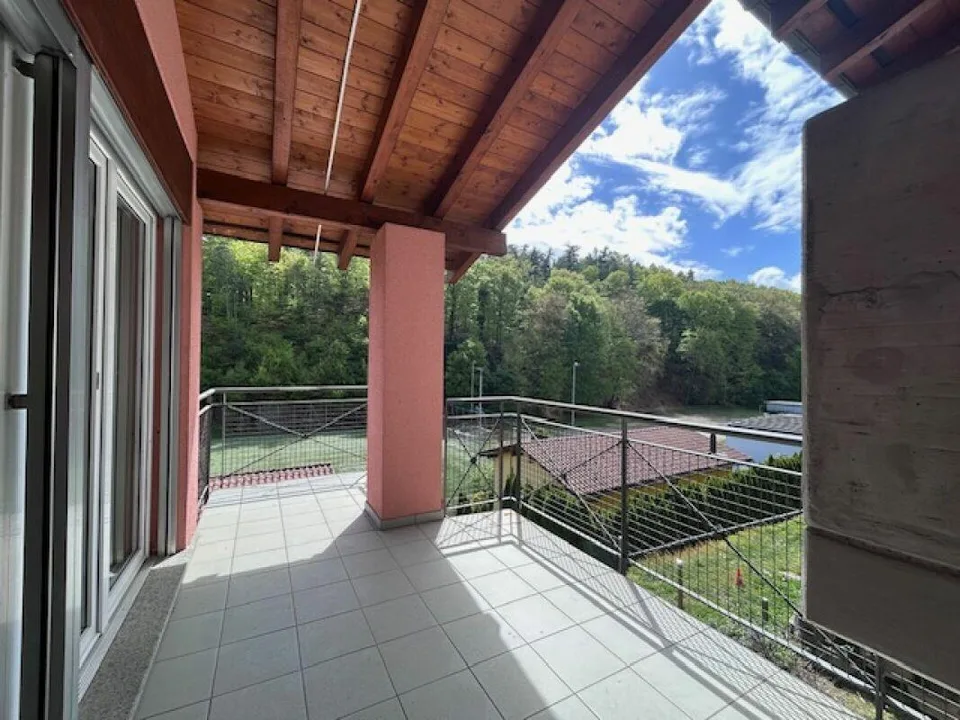 BELLISSIMA CASA UNIFAMILIARE CON GIARDINO E 4 POSTI AUTO