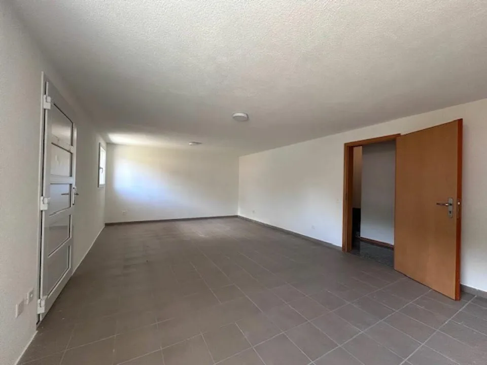 BELLISSIMA CASA UNIFAMILIARE CON GIARDINO E 4 POSTI AUTO