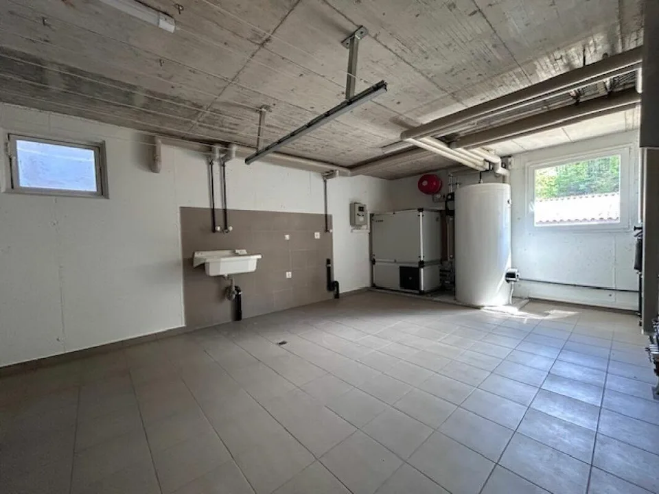 BELLISSIMA CASA UNIFAMILIARE CON GIARDINO E 4 POSTI AUTO