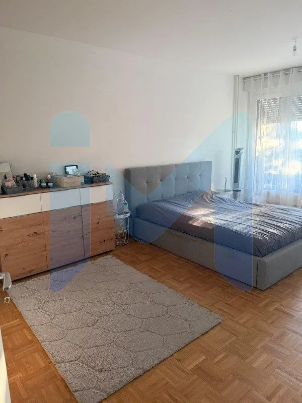 Appartement de 4 pièces au 3ème étage situé à Thônex 1226