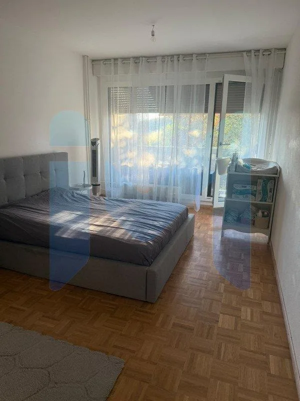 Appartement de 4 pièces au 3ème étage situé à Thônex 1226