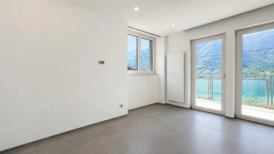Elegante appartement 4.5 pièces avec vue splendide sur le lac à Capolago